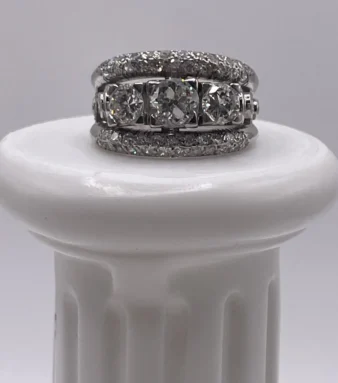 sortija Art Déco de oro blanco con diamantes