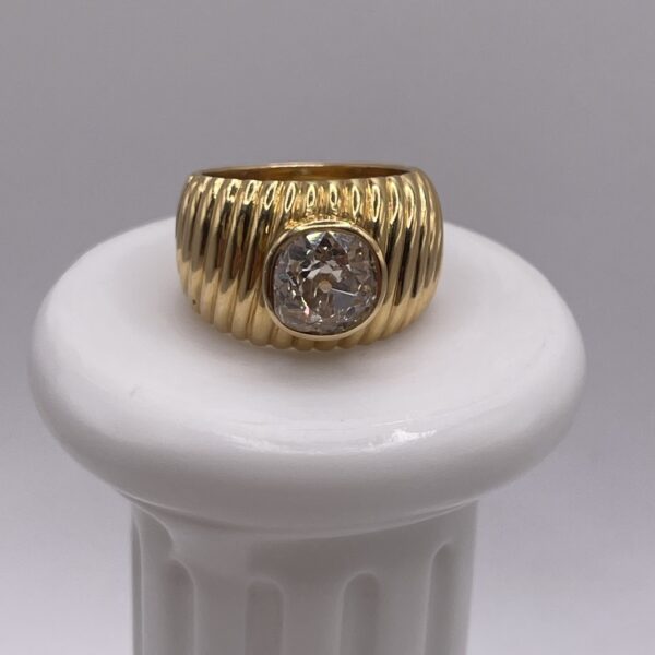 sortija de compromiso Art Déco con diamante central con un diamante central de talla antigua