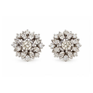 Pendientes de oro blanco de 18 quilates con diamantes.